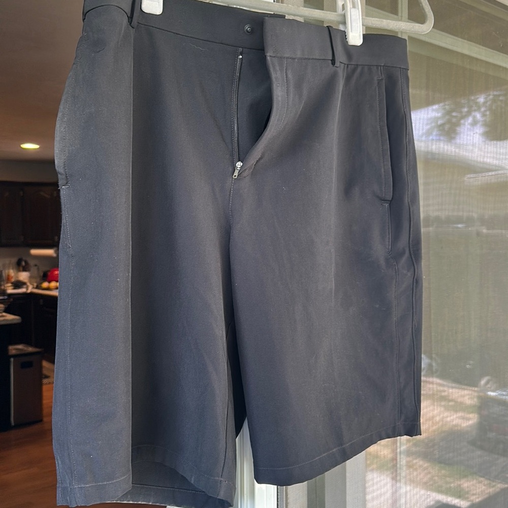 Nike men’s golf shorts size 35